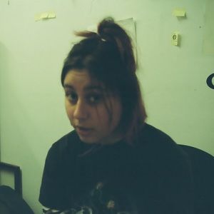 Meet your Posher, Emmi